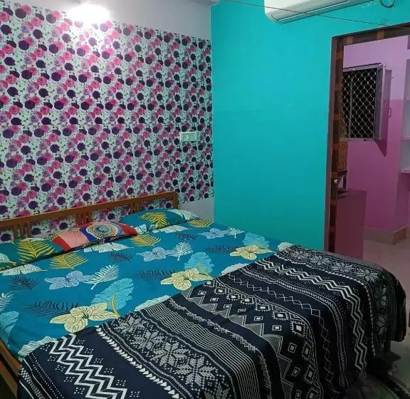 ペンション Jharana Guest House