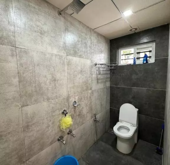 Santa Maria Hostel Munroe Island