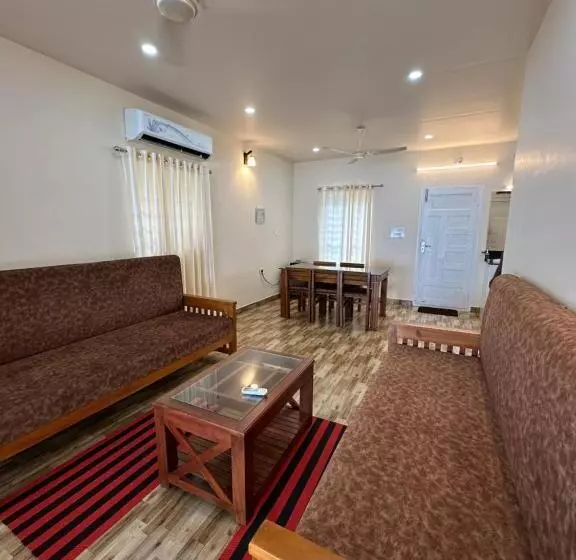 Santa Maria Hostel Munroe Island