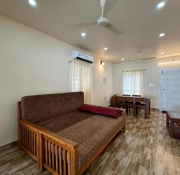 Santa Maria Hostel Munroe Island