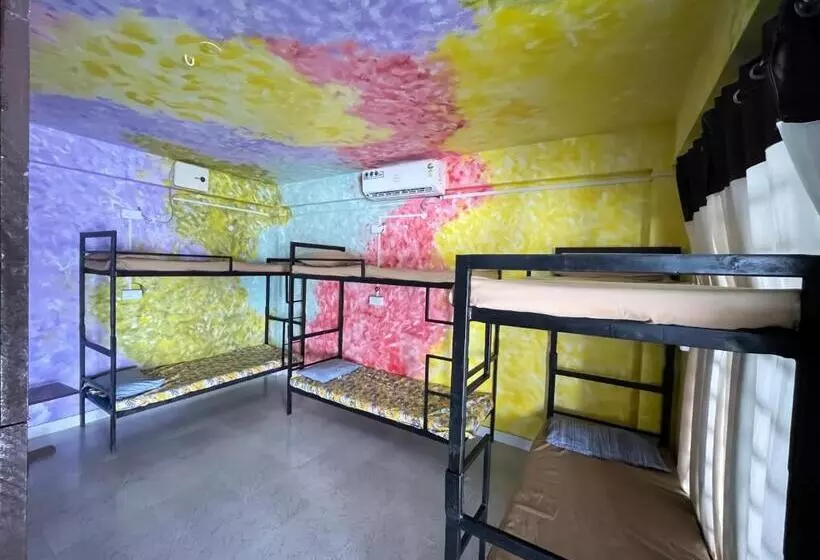 Santa Maria Hostel Munroe Island