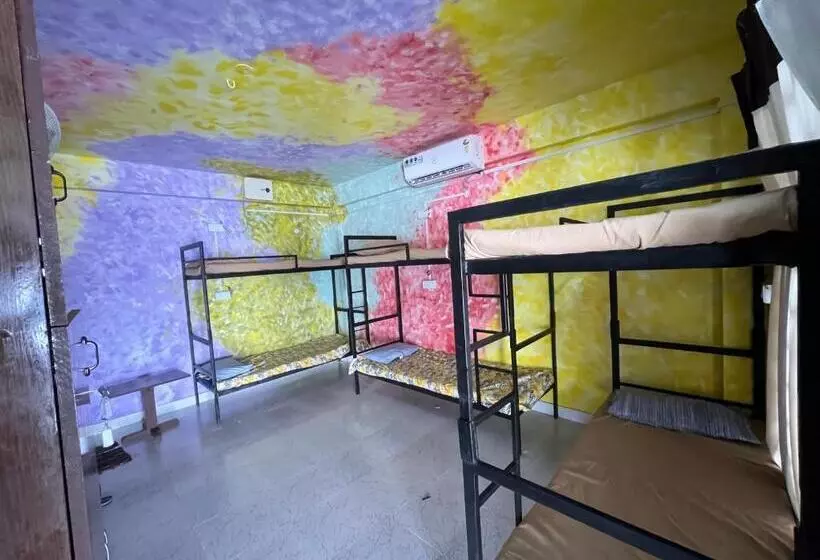 Santa Maria Hostel Munroe Island