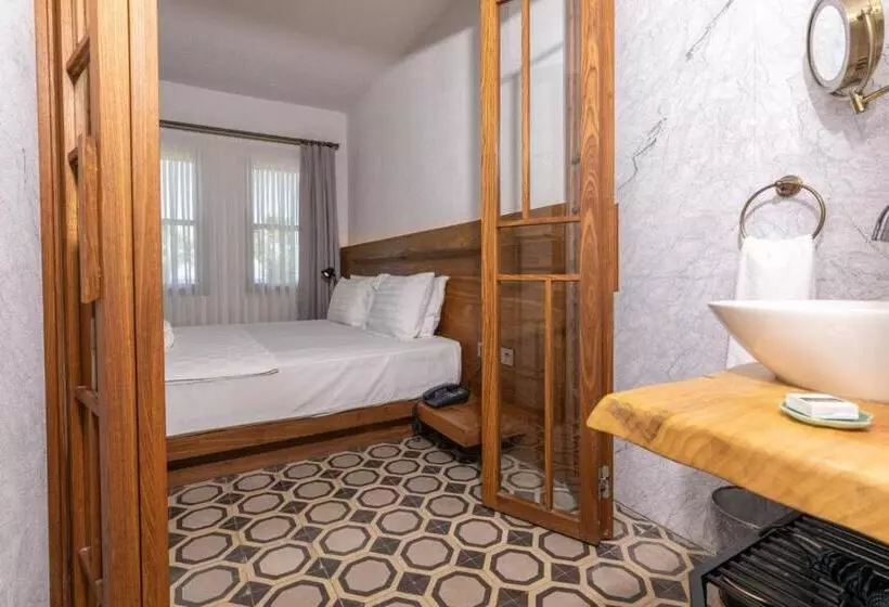 Aamiaismajoitus (B&B) Mükellef Gümüşlük