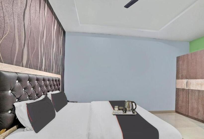 Collection O 93200 Hotel Reasturent