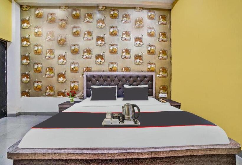 Collection O 93200 Hotel Reasturent