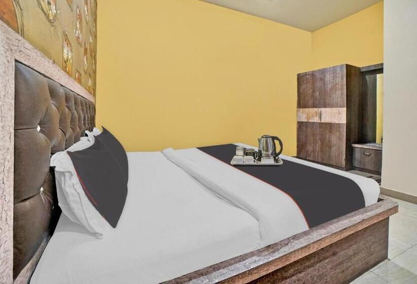 Collection O 93200 Hotel Reasturent