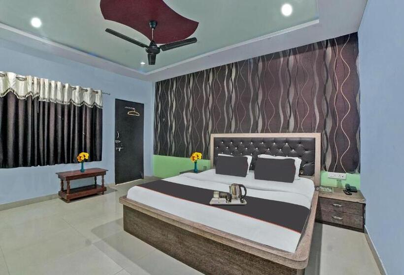 Collection O 93200 Hotel Reasturent