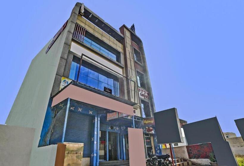 Collection O 93200 Hotel Reasturent