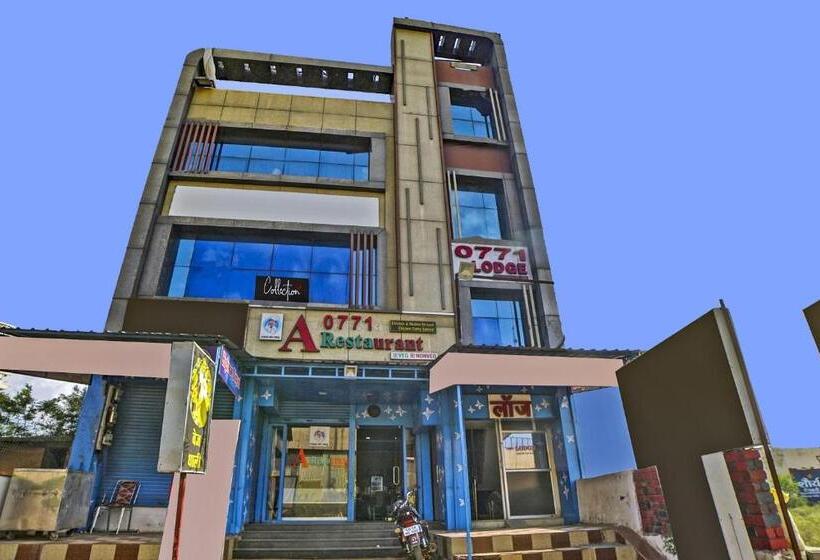 Collection O 93200 Hotel Reasturent