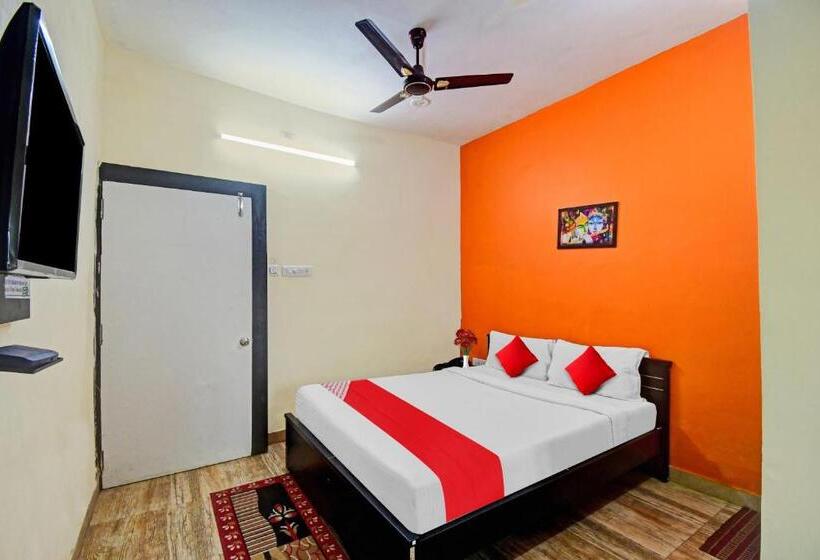 Flagship Hotel Greenmoods