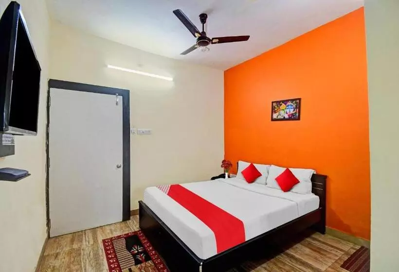 Flagship Hotel Greenmoods