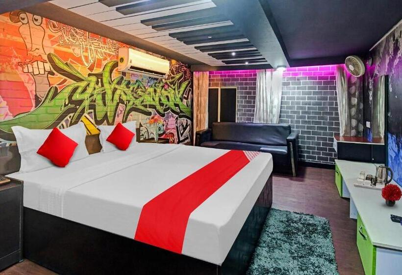 Flagship Hotel Greenmoods