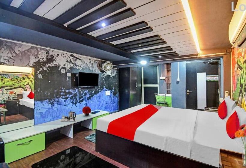 Flagship Hotel Greenmoods