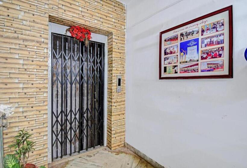 Flagship Hotel Greenmoods