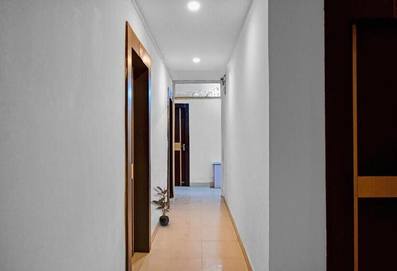 Flagship Hotel Greenmoods