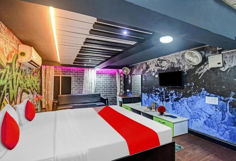 Flagship Hotel Greenmoods