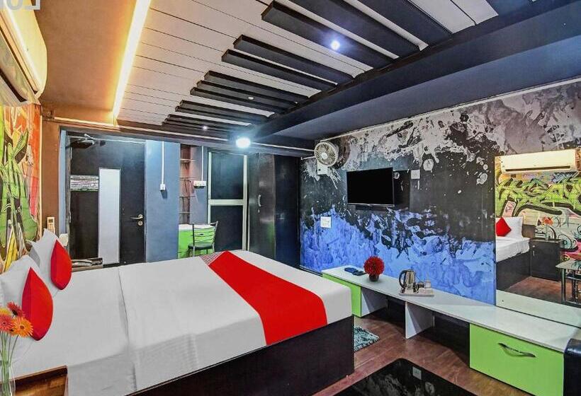 Flagship Hotel Greenmoods