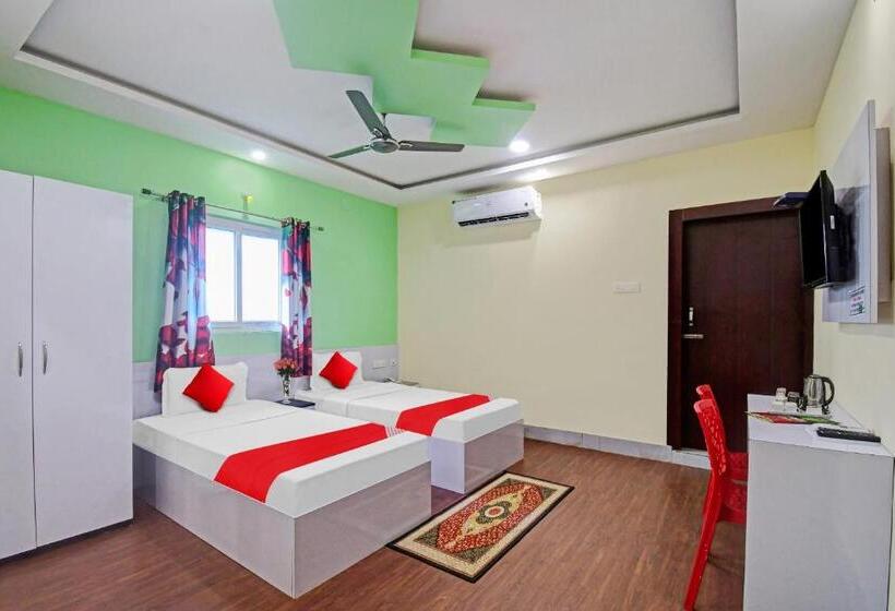 Flagship Hotel Greenmoods