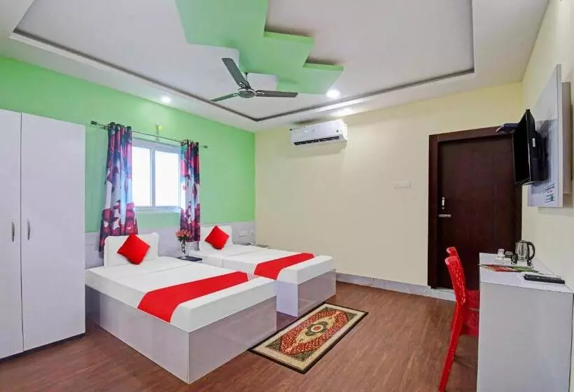 Flagship Hotel Greenmoods