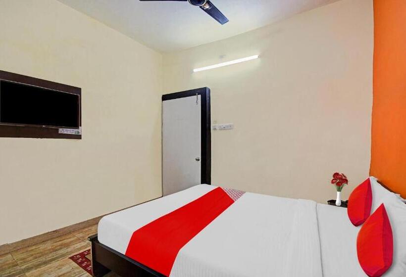 Flagship Hotel Greenmoods