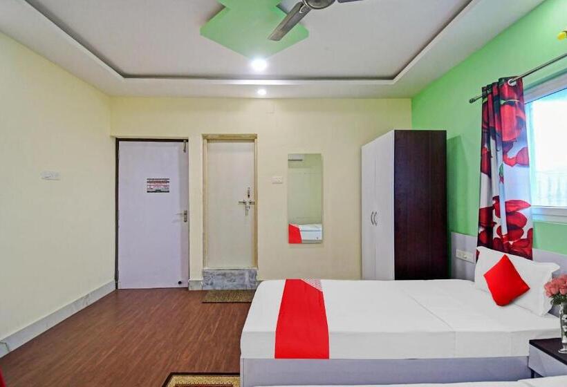 Flagship Hotel Greenmoods