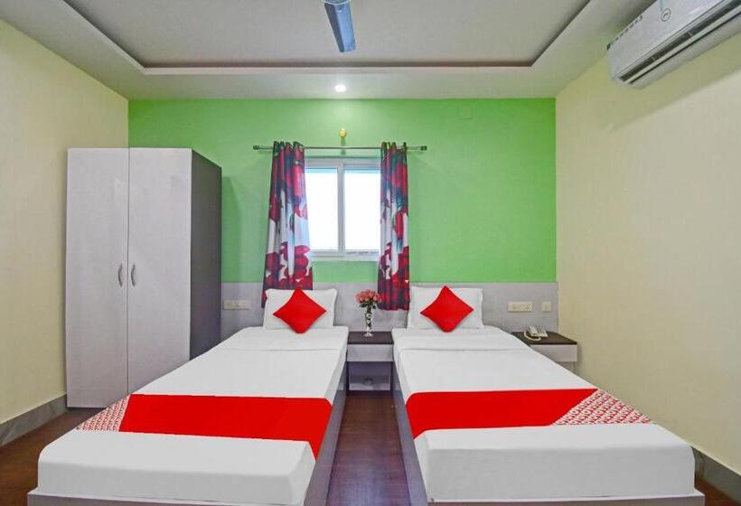 Flagship Hotel Greenmoods