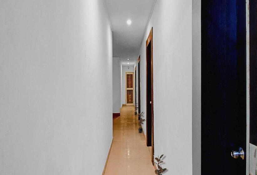 Flagship Hotel Greenmoods