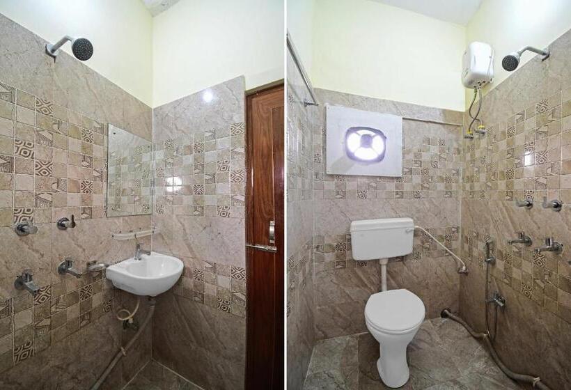 Flagship Hotel Greenmoods