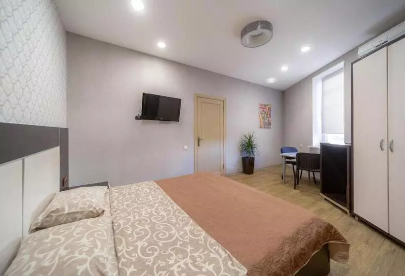 هتل окремі номери поруч з південним вокзалом