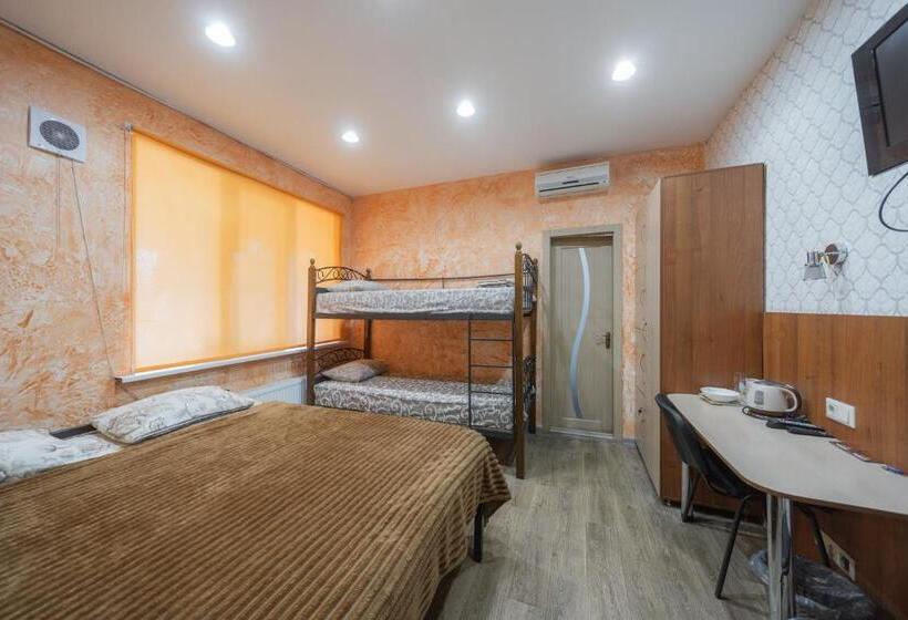 בית מלון כפרי окремі номери поруч з південним вокзалом