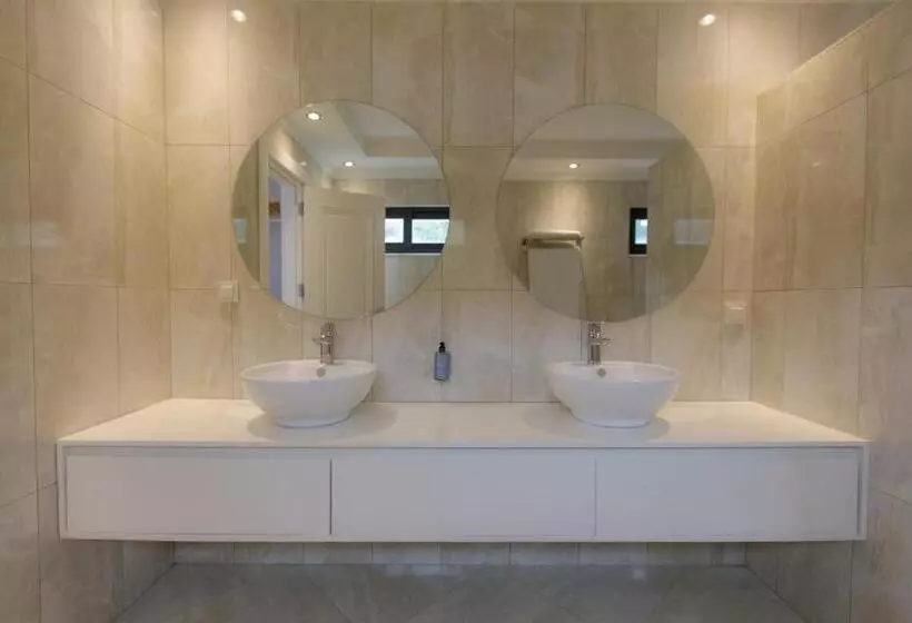 هتل Cowork Lab Suites