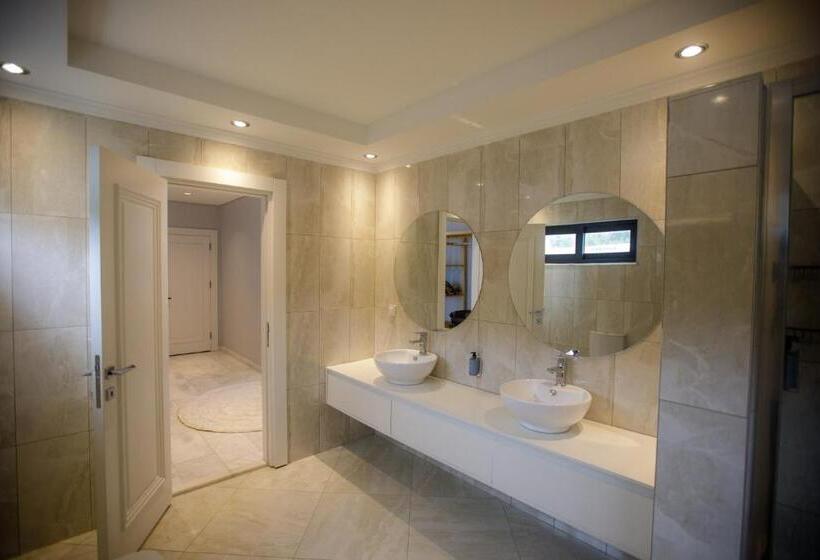 Отель Cowork Lab Suites