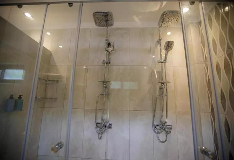 هتل Cowork Lab Suites