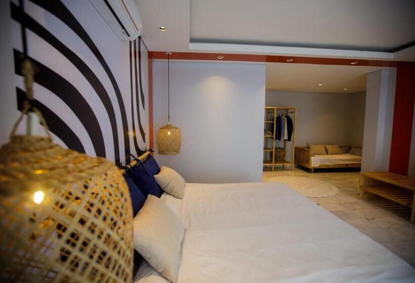 Отель Cowork Lab Suites