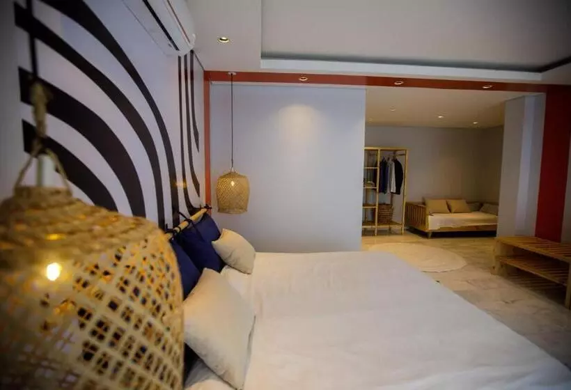 هتل Cowork Lab Suites