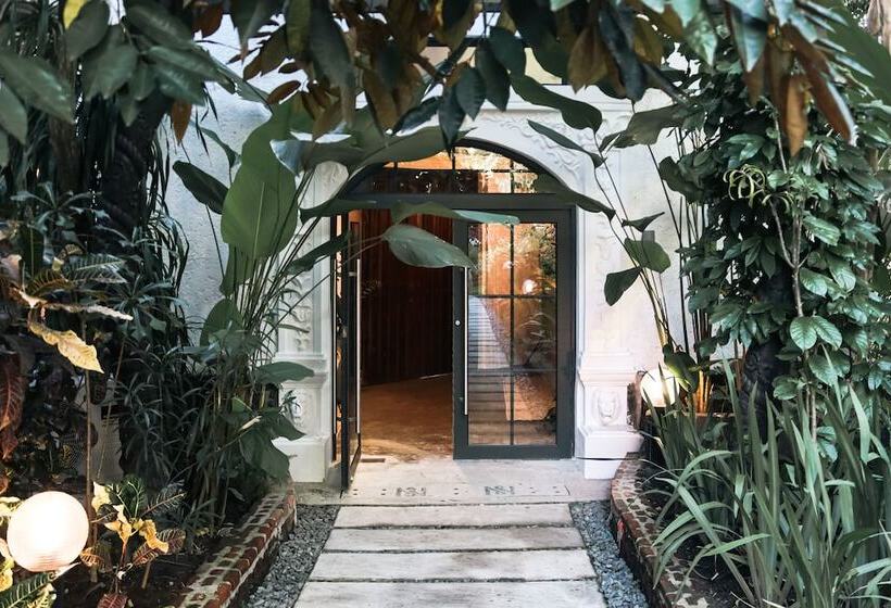 Отель Nuuk Taal Lake