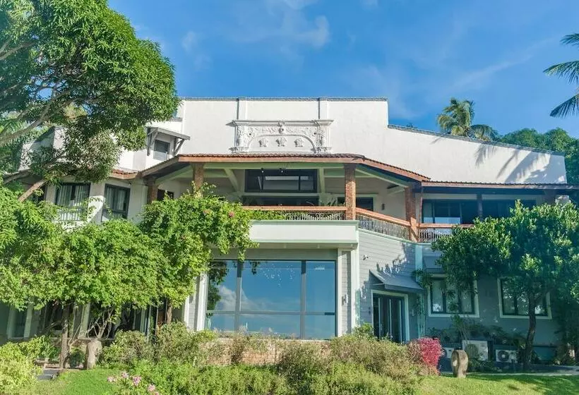 Hotelli Nuuk Taal Lake