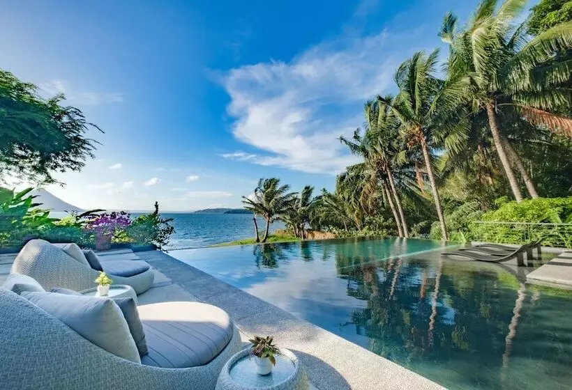 Hotelli Nuuk Taal Lake