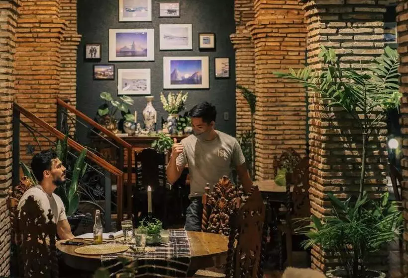 Hotelli Nuuk Taal Lake