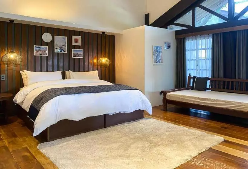 Hotelli Nuuk Taal Lake