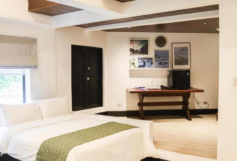 Отель Nuuk Taal Lake