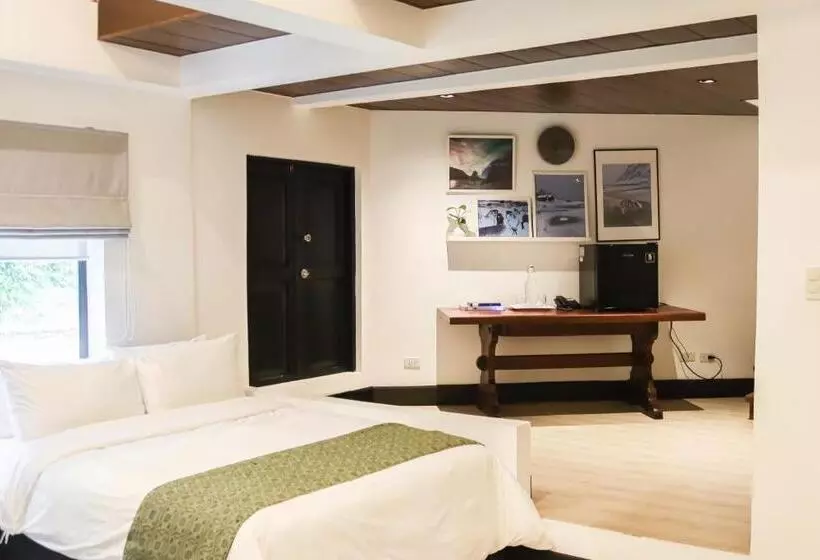 Hotelli Nuuk Taal Lake