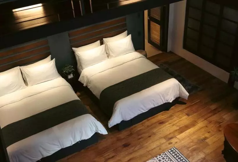 Hotelli Nuuk Taal Lake