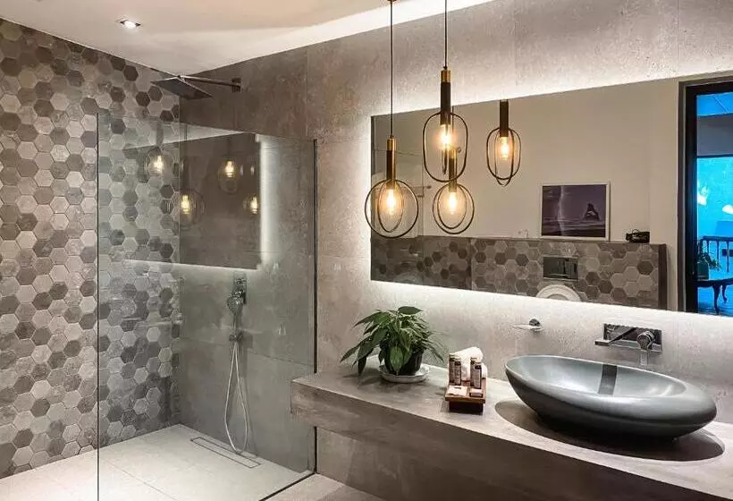 Hotelli Nuuk Taal Lake