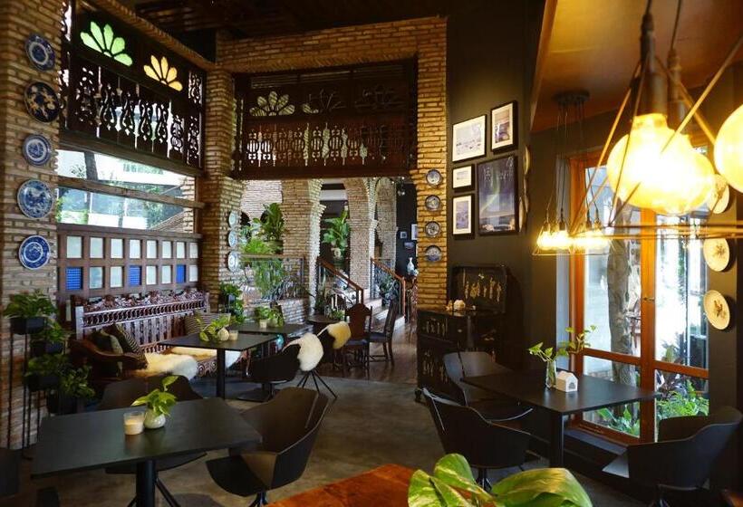 Отель Nuuk Taal Lake