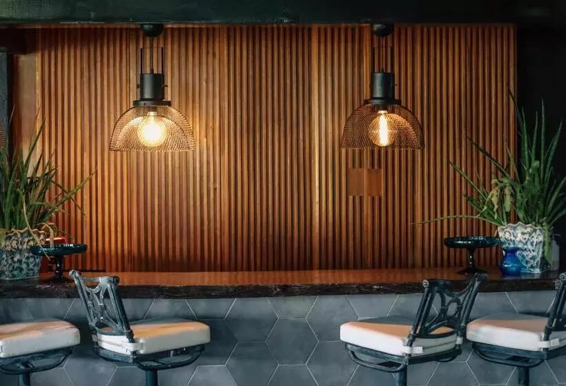 Hotelli Nuuk Taal Lake