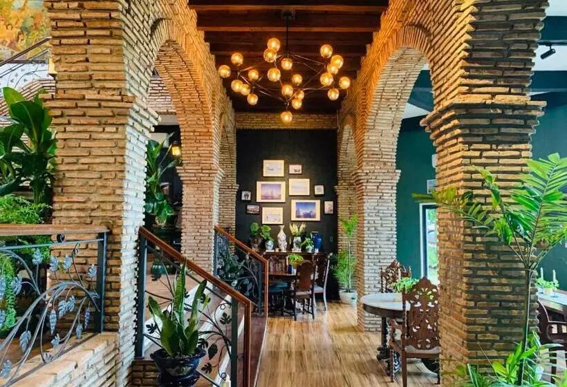 Hotelli Nuuk Taal Lake