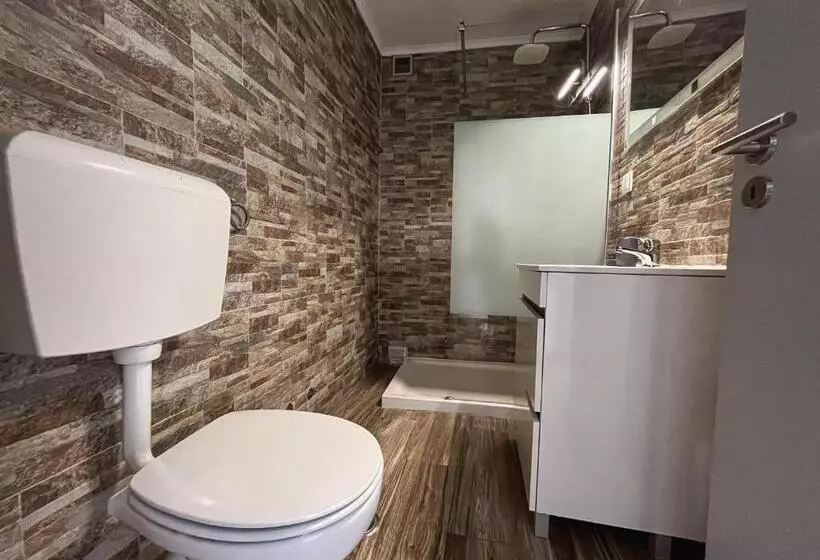 ペンション Leevin Guesthouse