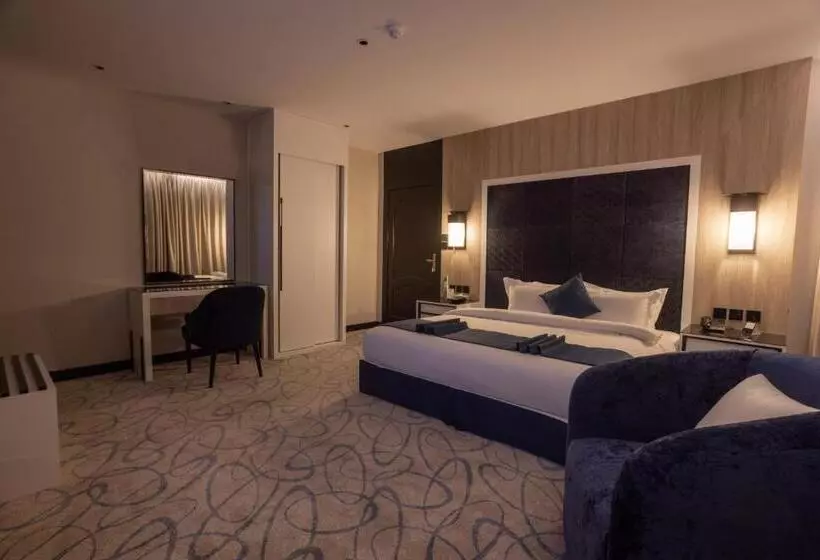 Skyline Hotel & Suites