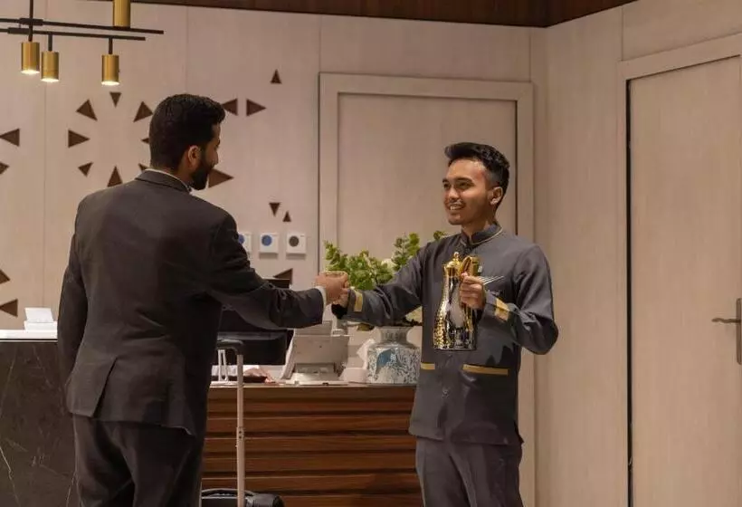 Skyline Hotel & Suites